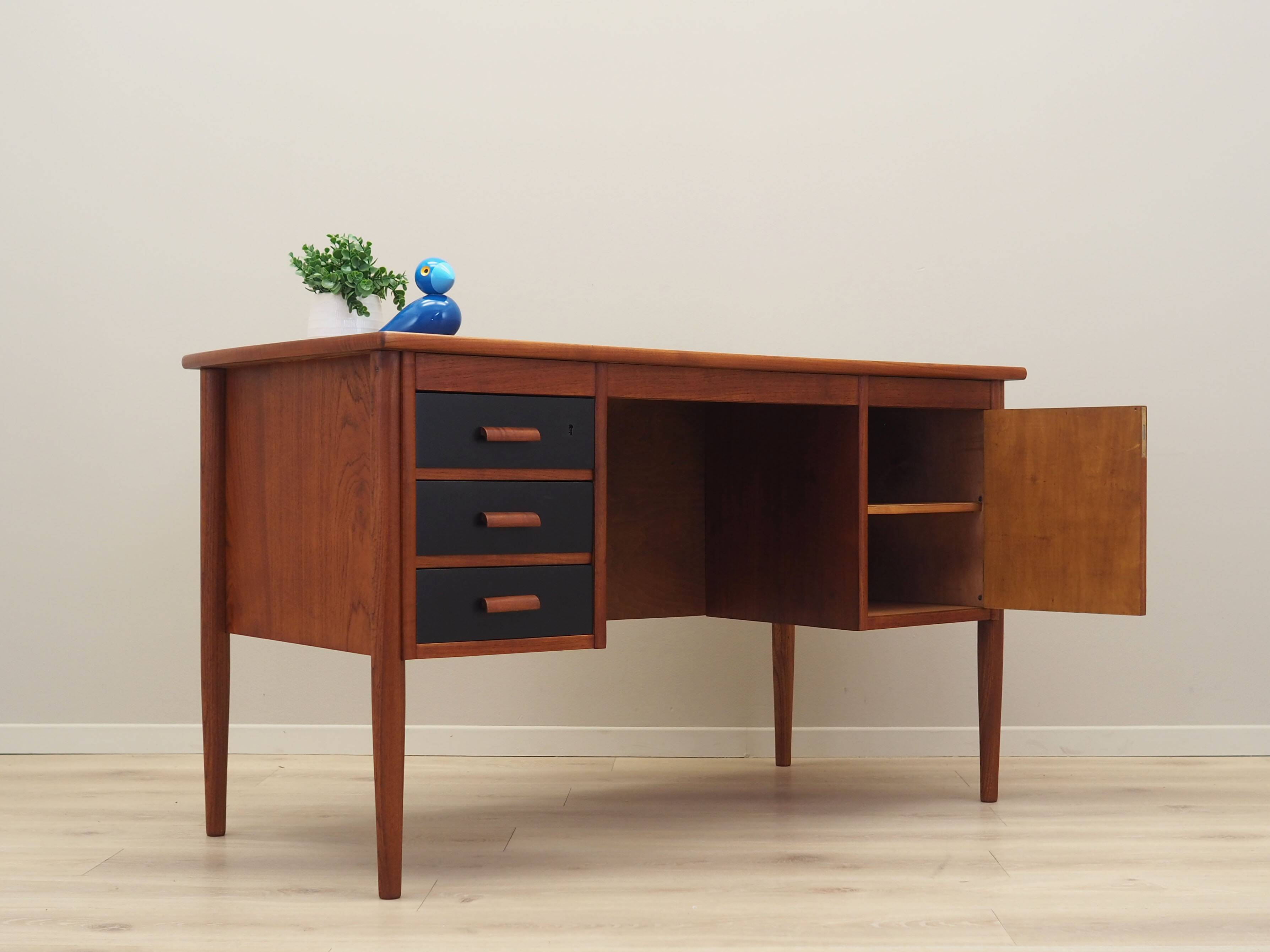 Teak desk, Danish design, 1970s, made in Denmark