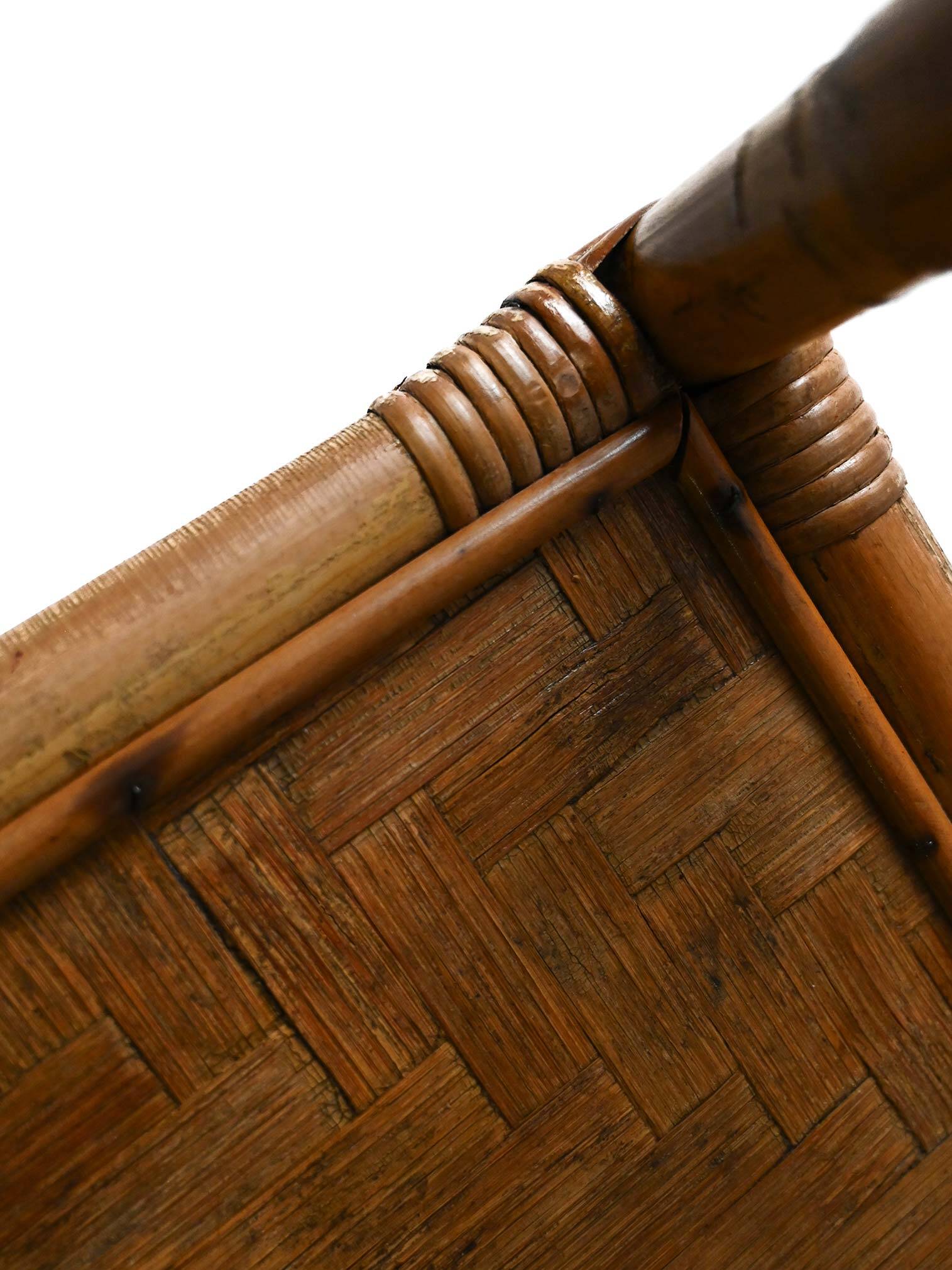 Bibliothèque vintage en bambou