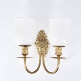 Trois appliques en laiton et verre opaque, années 50