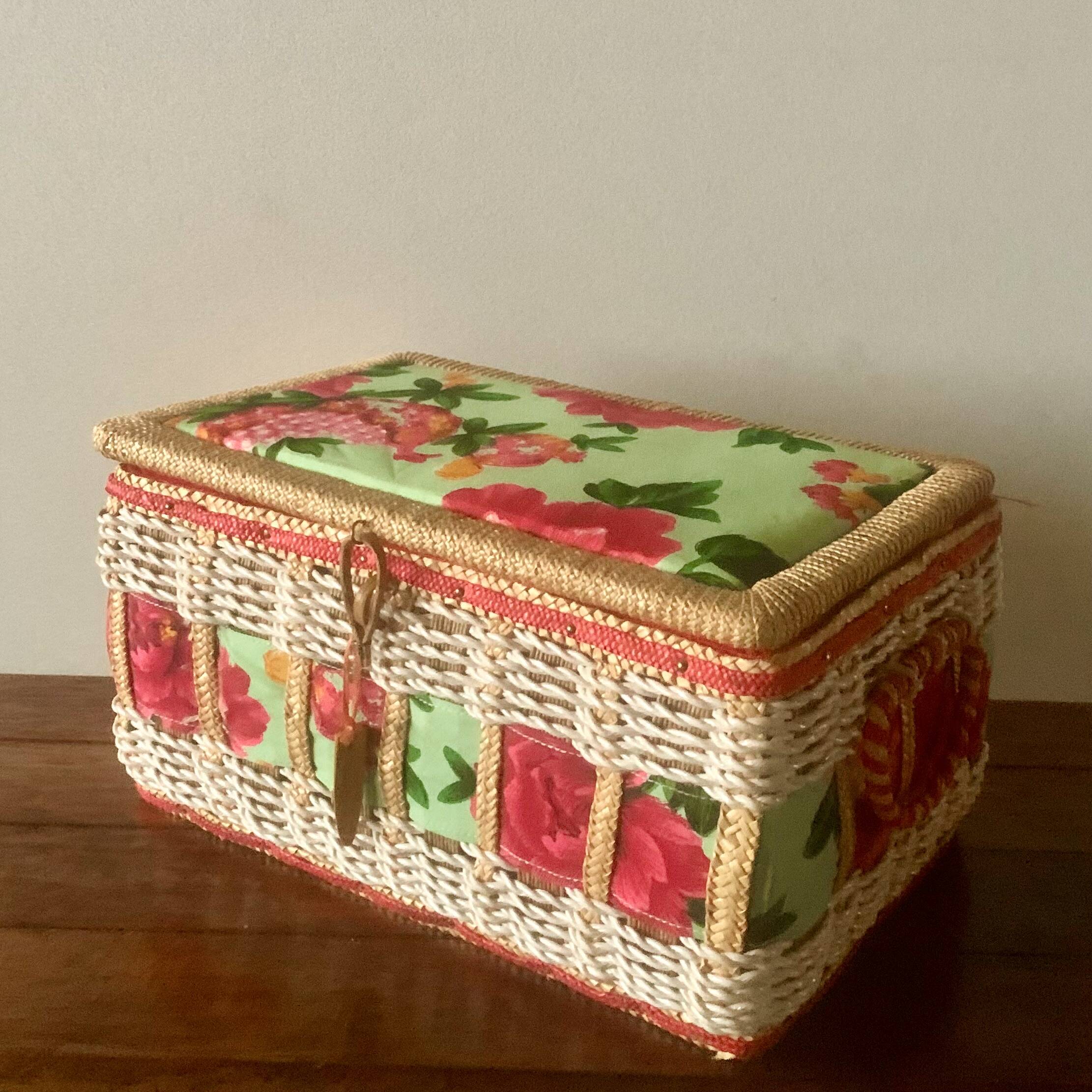 Vintage sewing basket in rattan and floral fabric