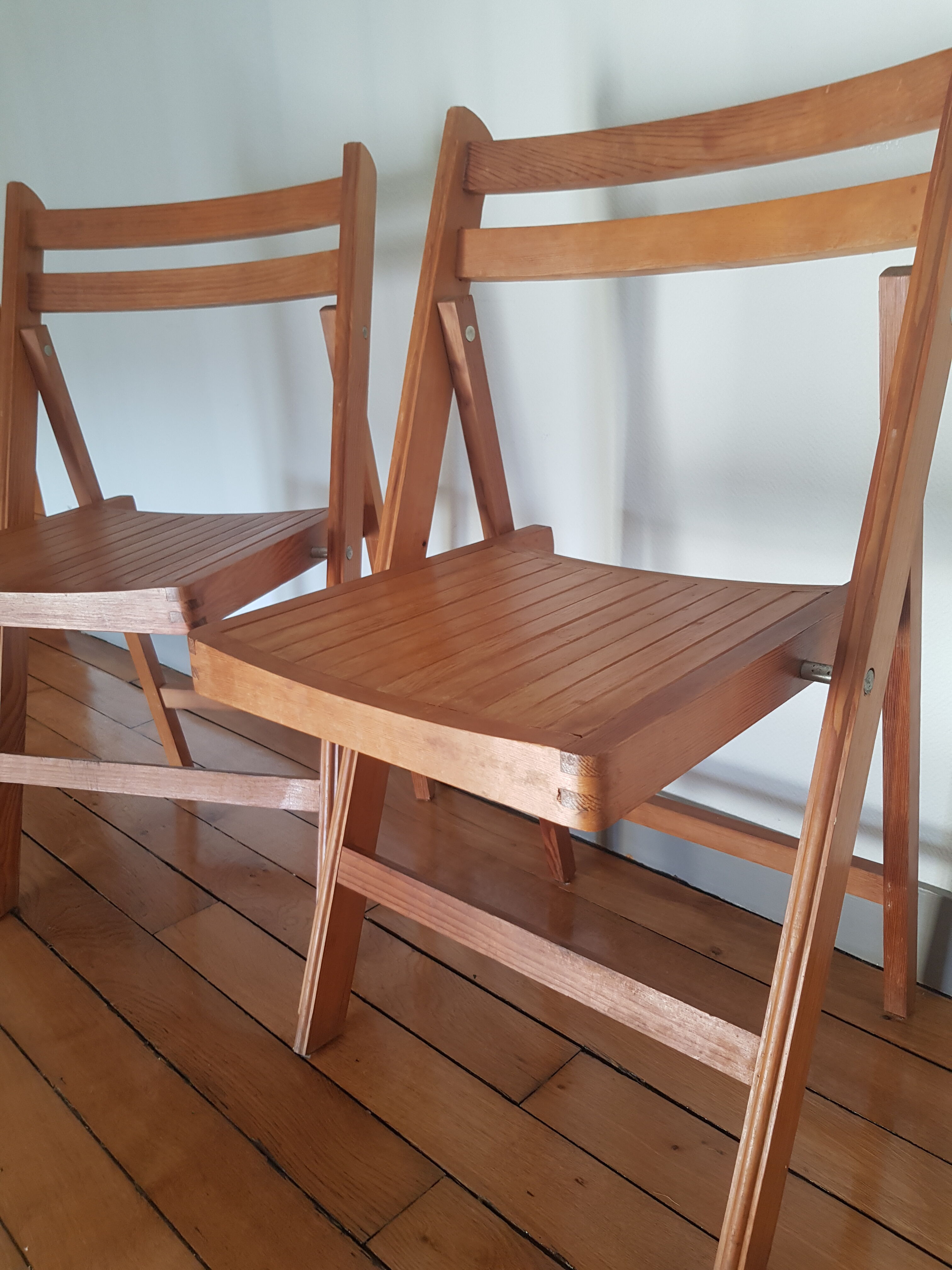 Folding chairs