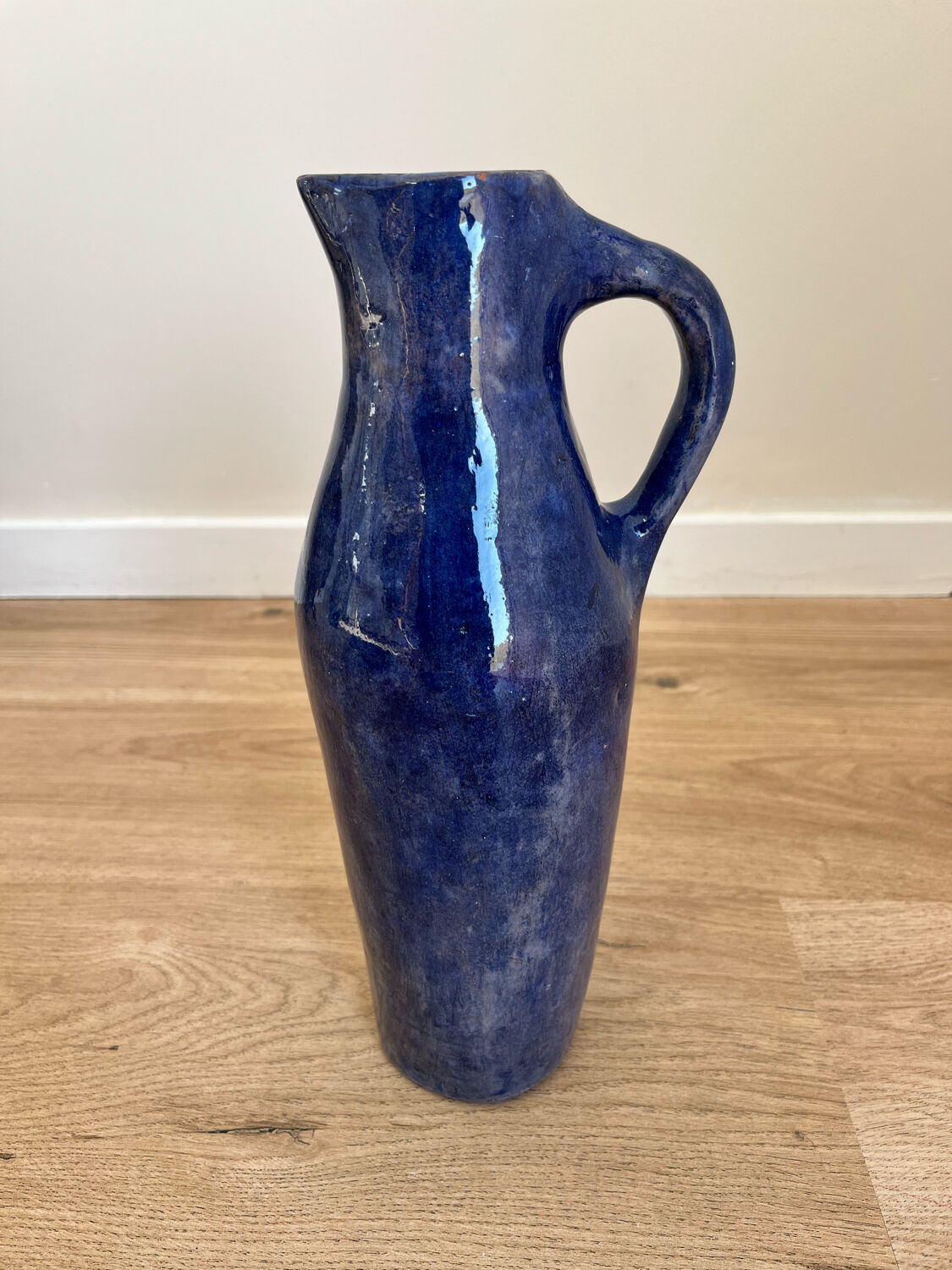 Grand vase bleu en argile
