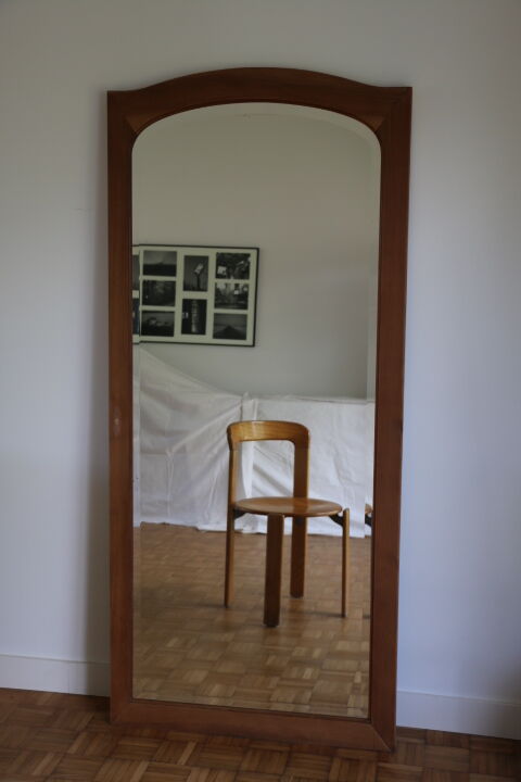 Beveled mirror