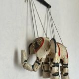 Éléphant bois ancien marionnette