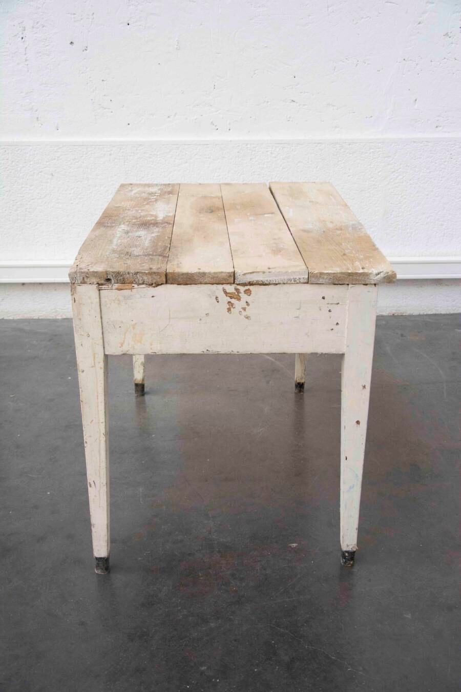 Farm table