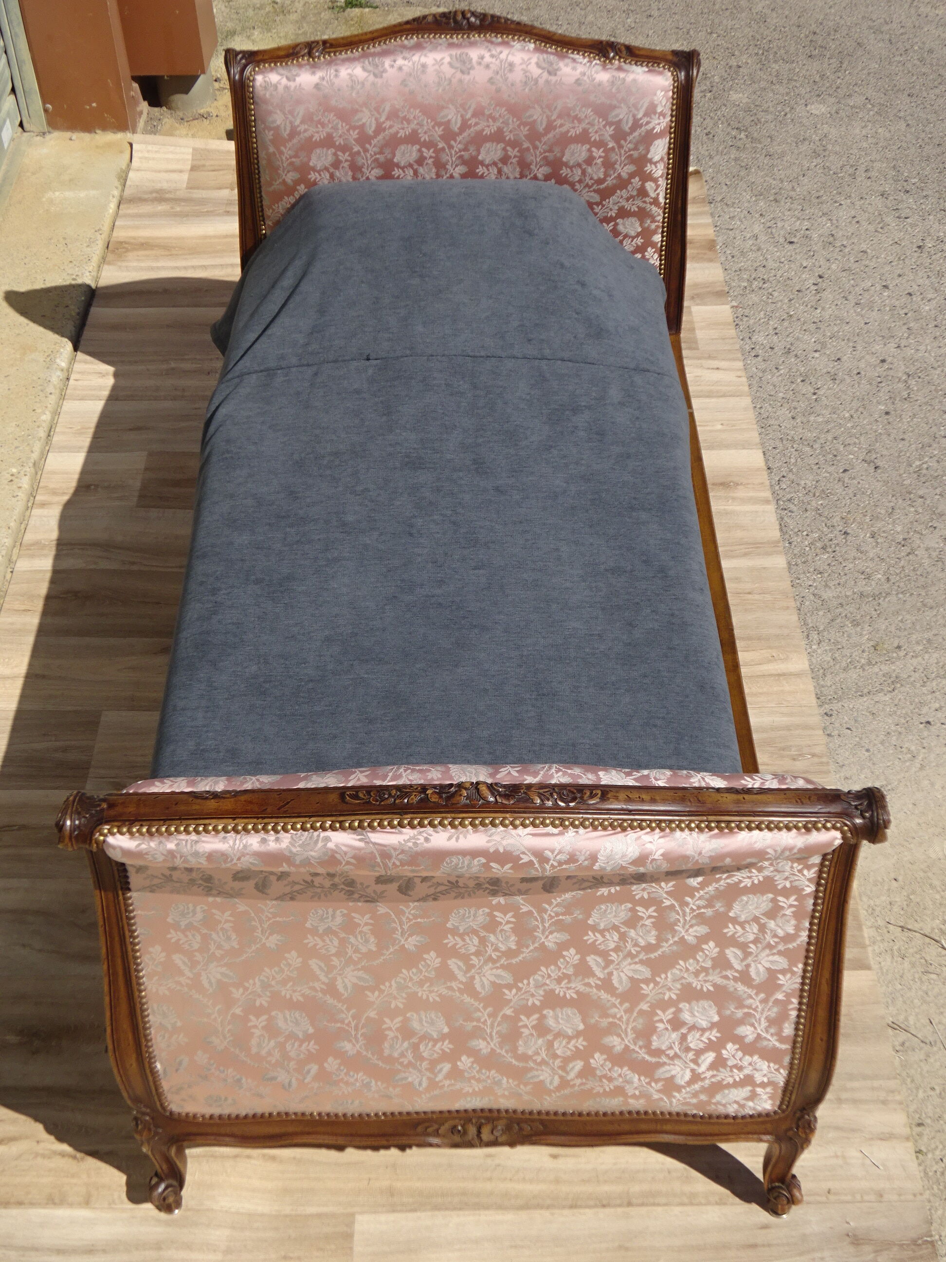 Antique sofa bed, in Louis XV style.