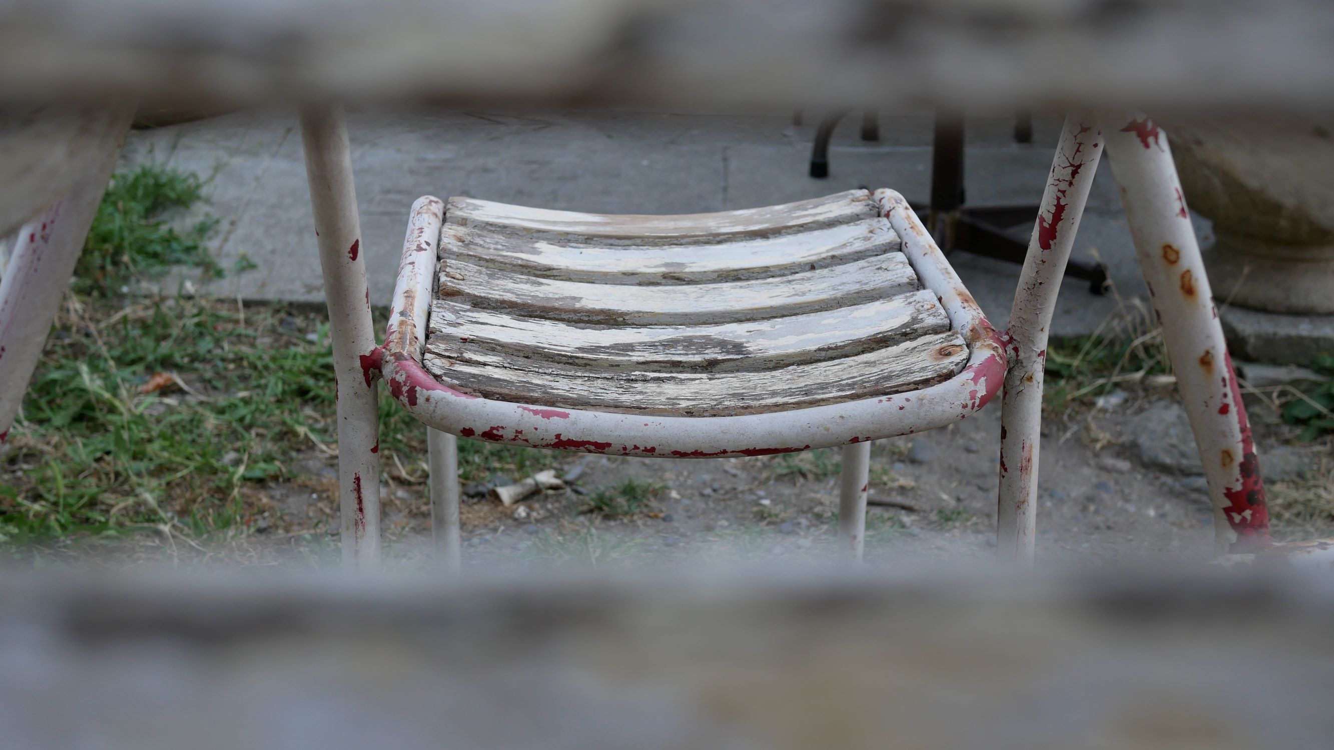 Chaises Tolix t2 par Xavier Pauchard