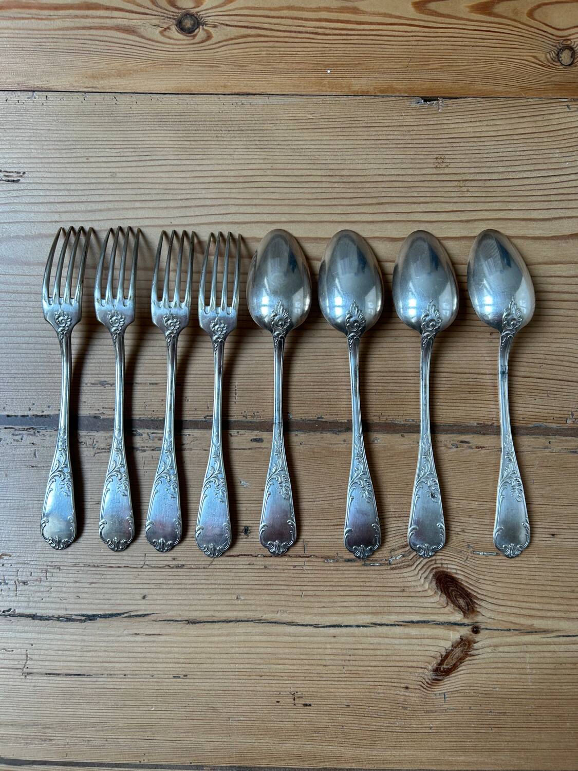 Set of 8 antique silver-plated cutlery pieces