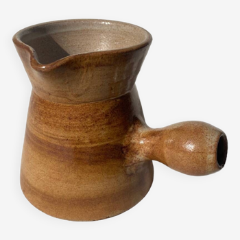 Small stoneware pitcher / saucier