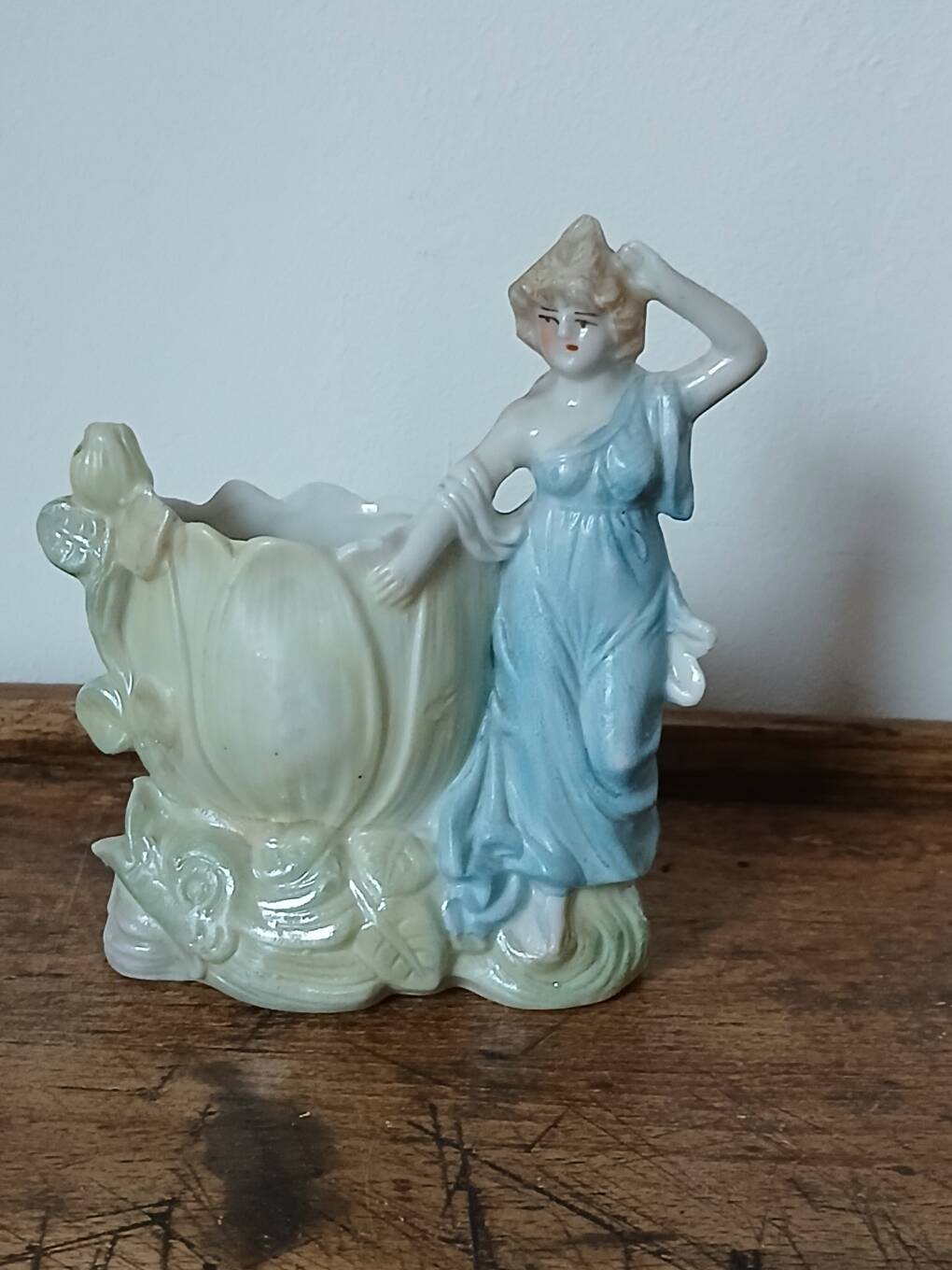 Small vase representing a woman - Art Nouveau period