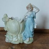 Petit vase représentant une femme - époque art nouveau