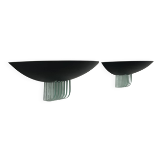 Paire d'appliques post-modernistes en métal noir et verre, France 1980