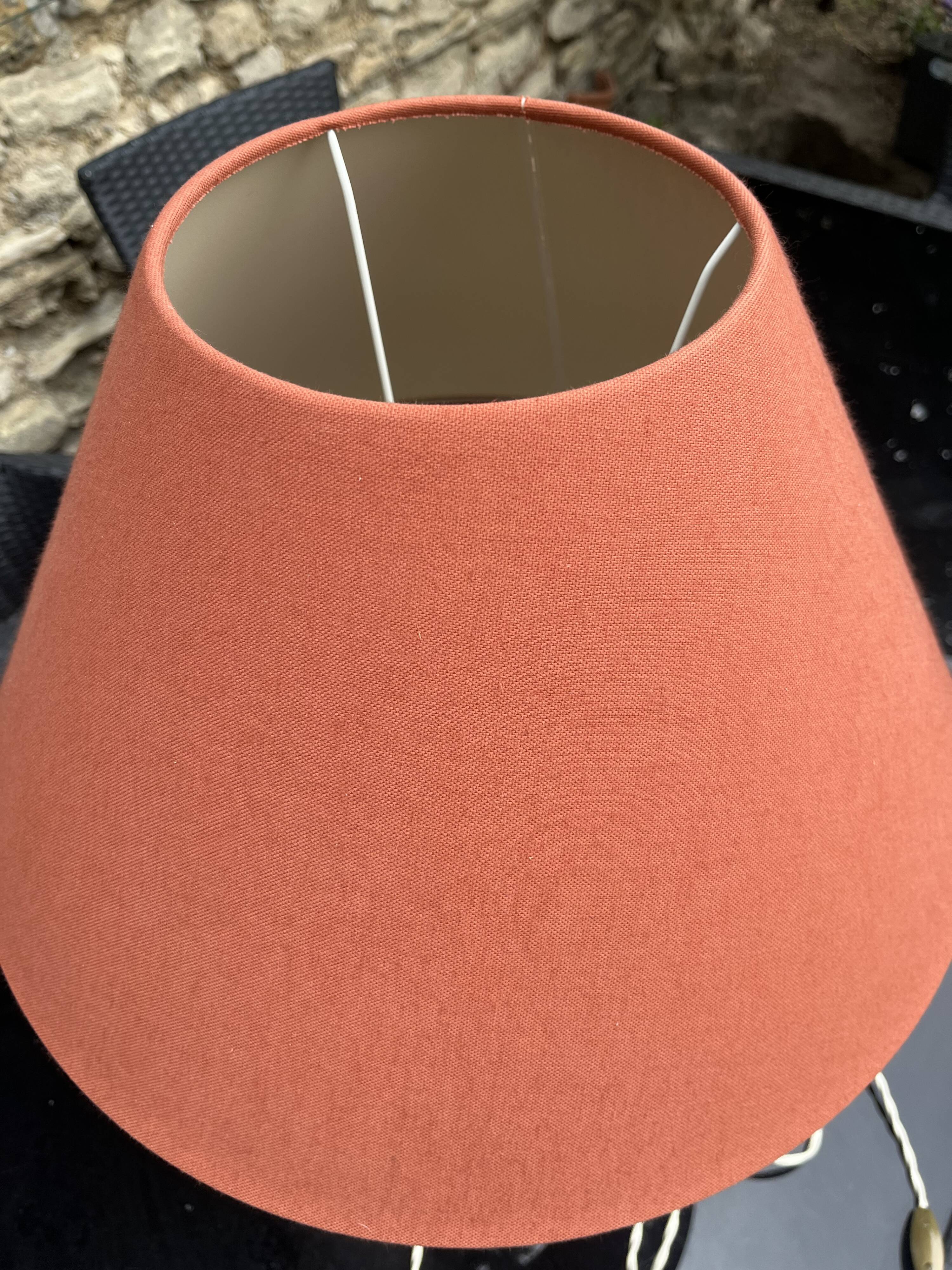 Porcelain table lamp