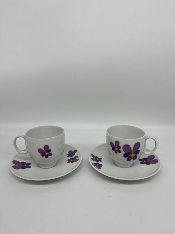 10 tasses et sous tasses 1970