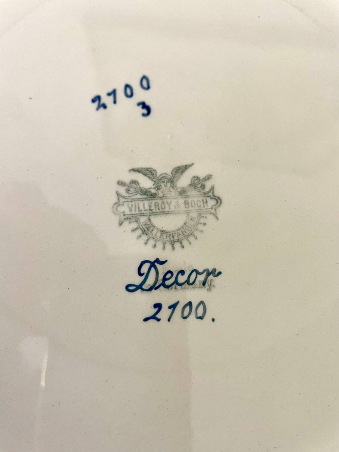 Very old Villeroy Boch decorative plate in perfect condition