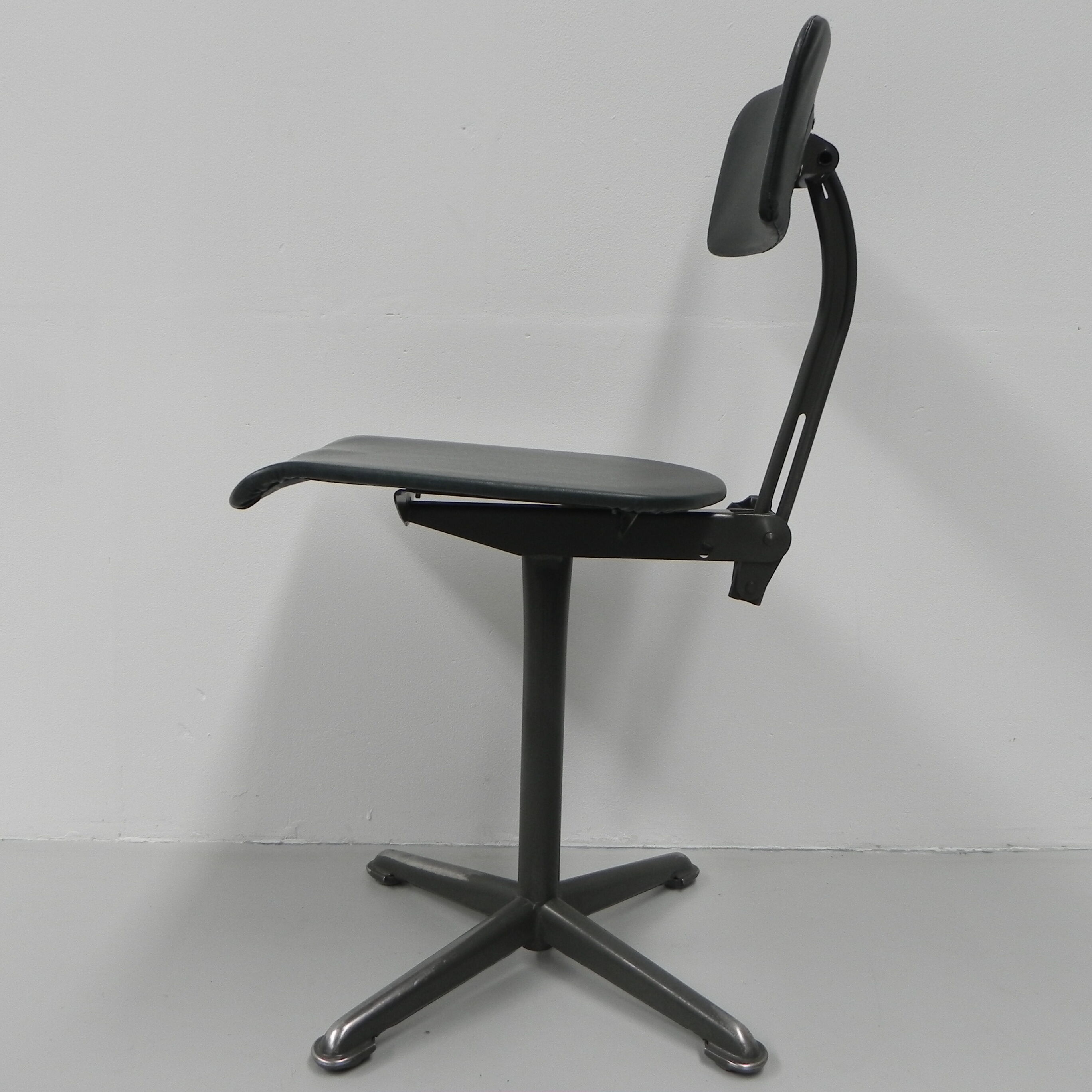 Studio chair, architect's chair Ahrend de Cirkel