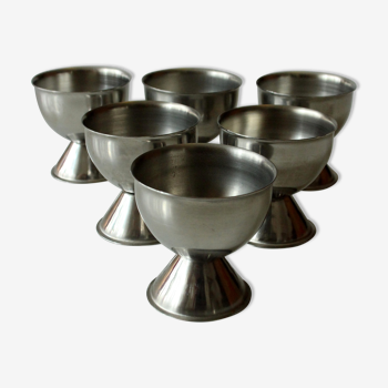 6 egg cups made of stainless steel, on foot, vintage from the 1960s