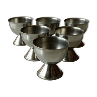 6 egg cups made of stainless steel, on foot, vintage from the 1960s