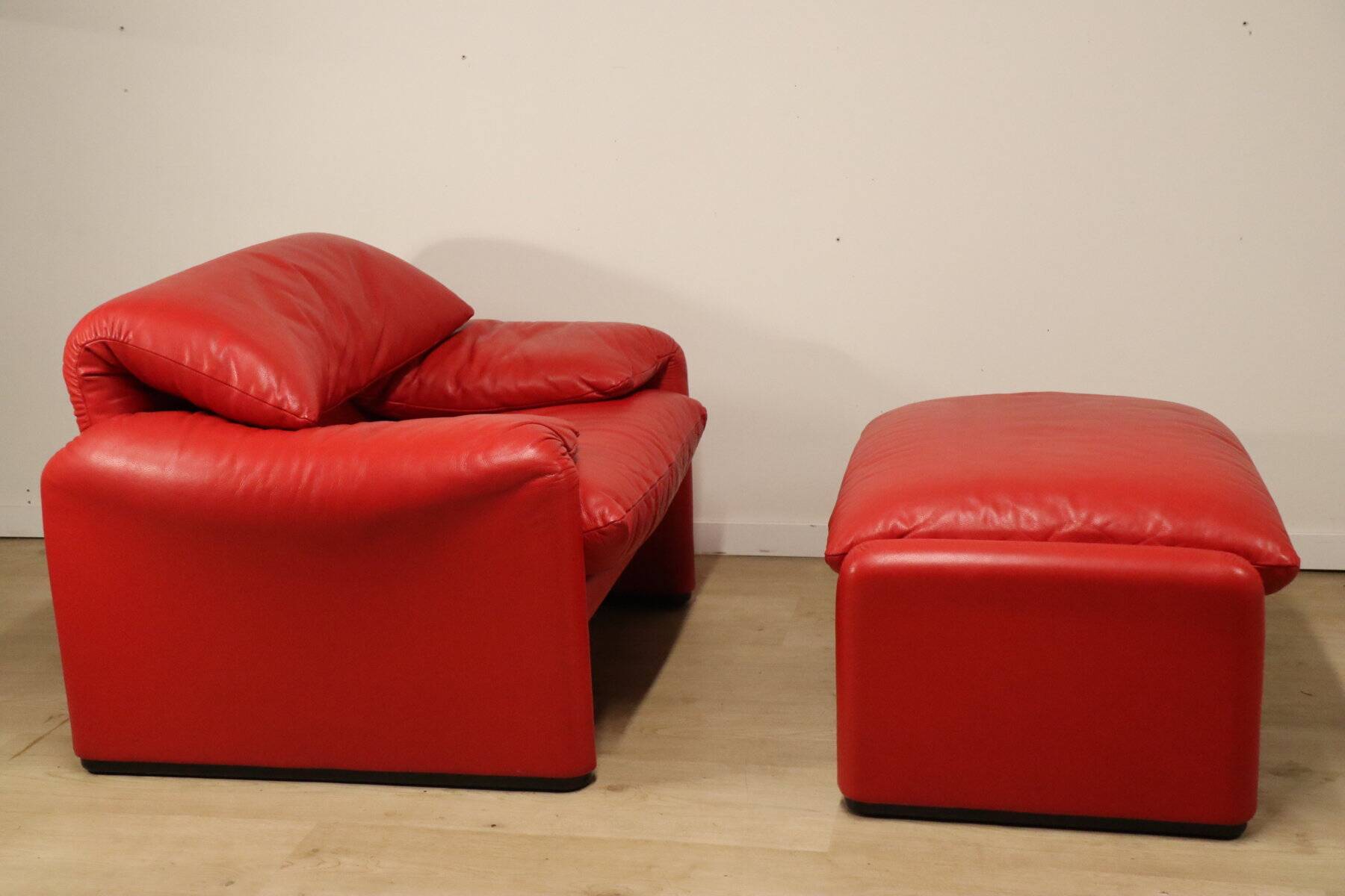 Maralunga armchair and ottoman – Vico Magistretti for Cassina