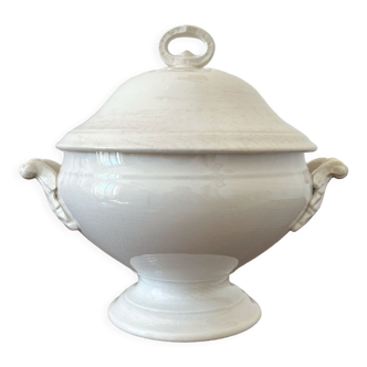 Antique white ironware soup tureen from the end of the 19th century