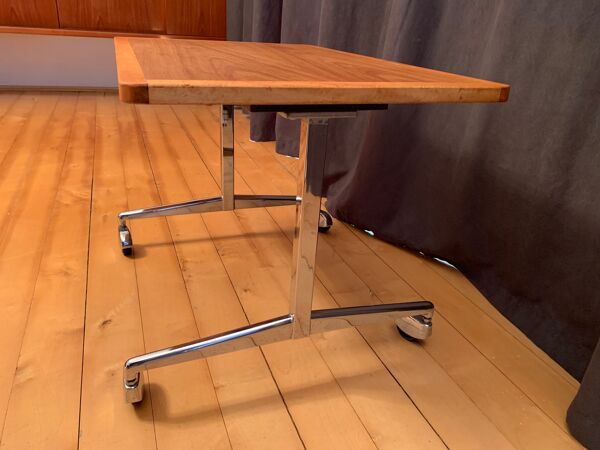 Table auxiliaire mobile, années 1970