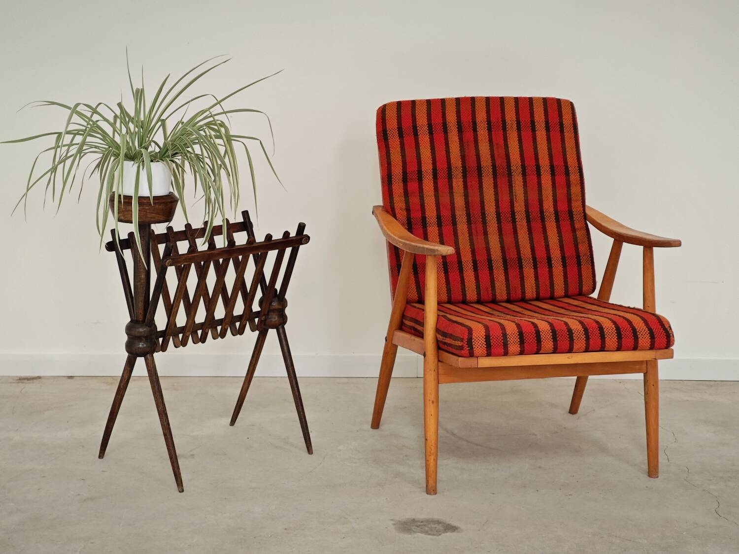 Pair of armchairs (TON) Thonet by Antonin Suman, orange pattern
