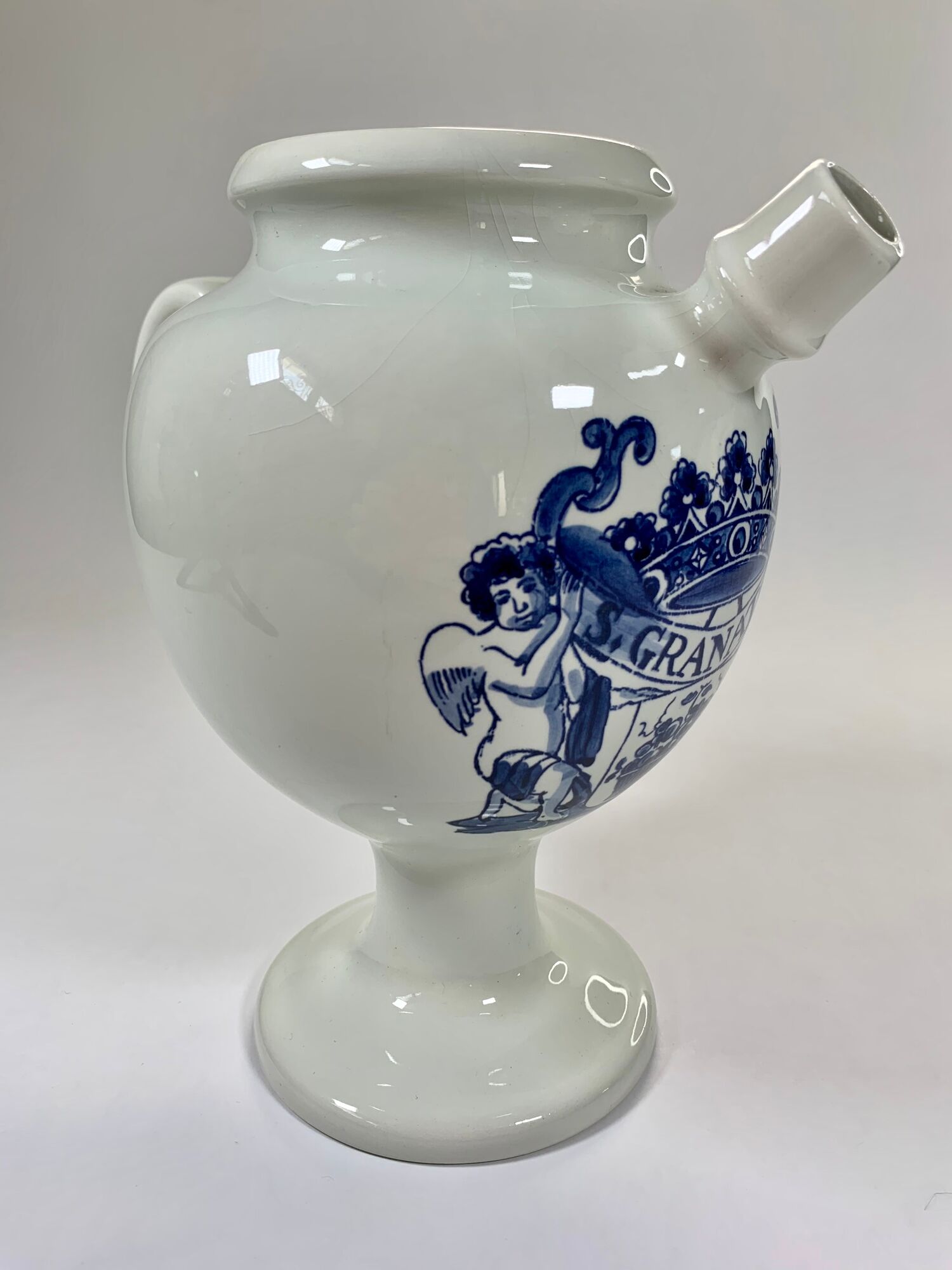 Apothecary pot, pouring model, Delft earthenware pharmacy hand-painted blue décor