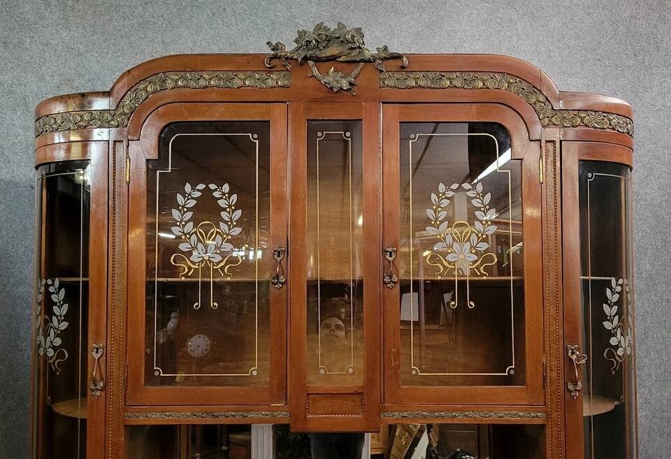 Très Rare buffet bibliothéque aux Putti Empire de forme demie lune