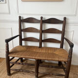 Wood and straw banquette