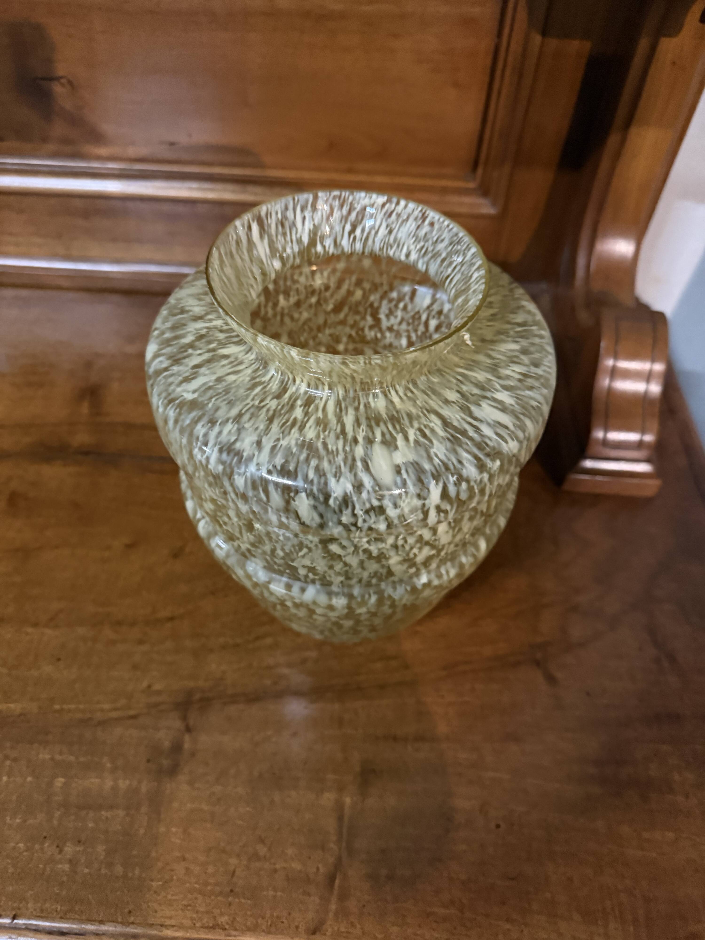 Vase Art déco en verre moucheté