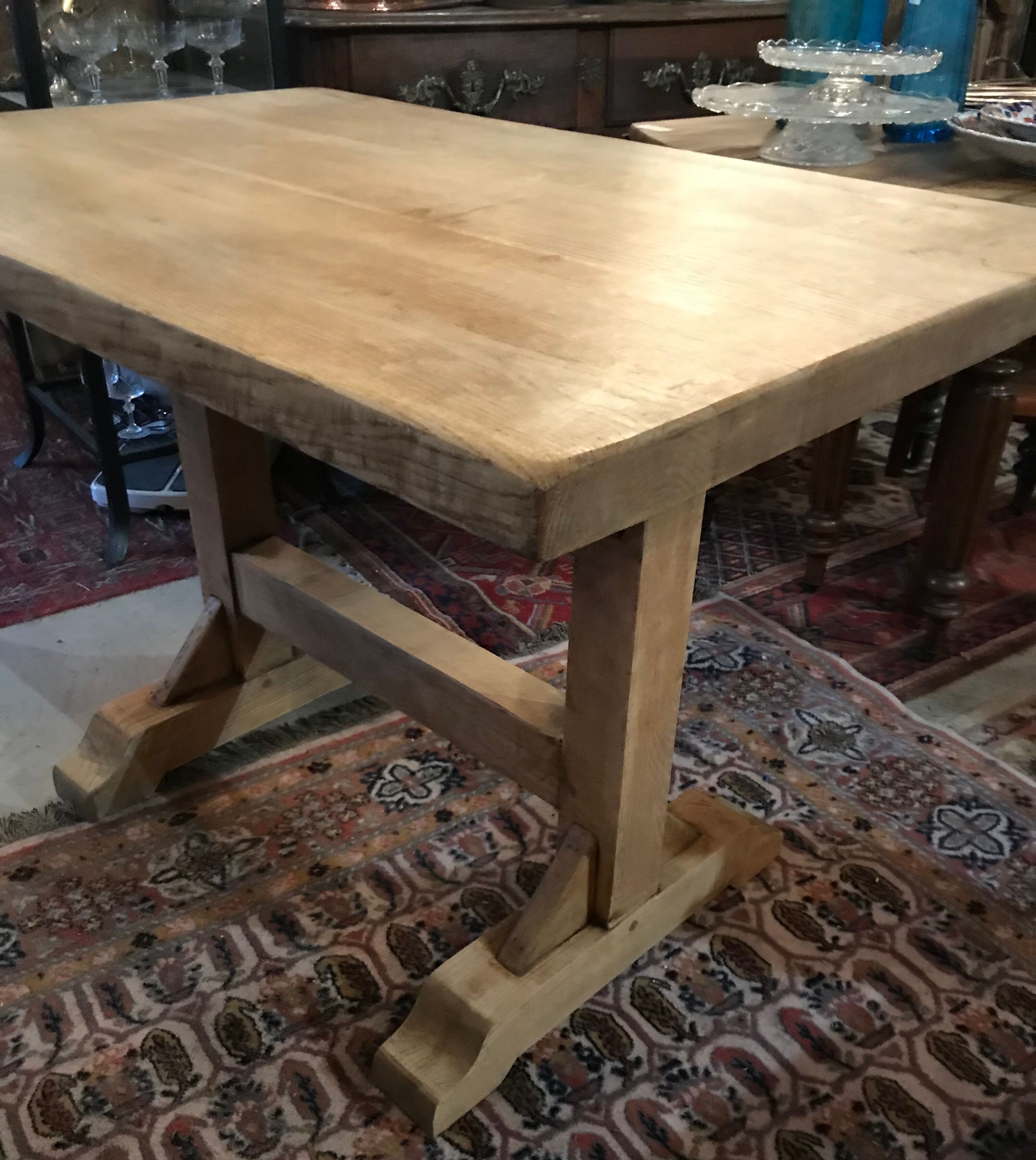 Decapped oak kitchen table