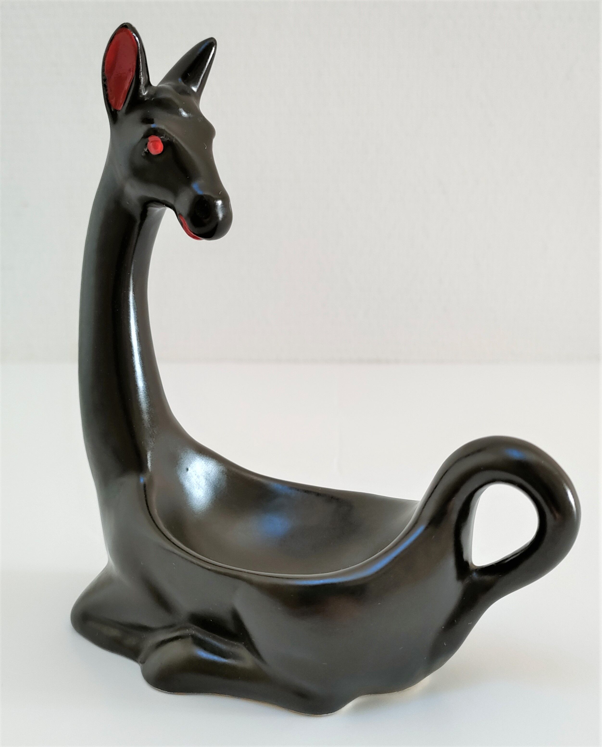 Empty pocket zoomorphic figure ceramic design 60s