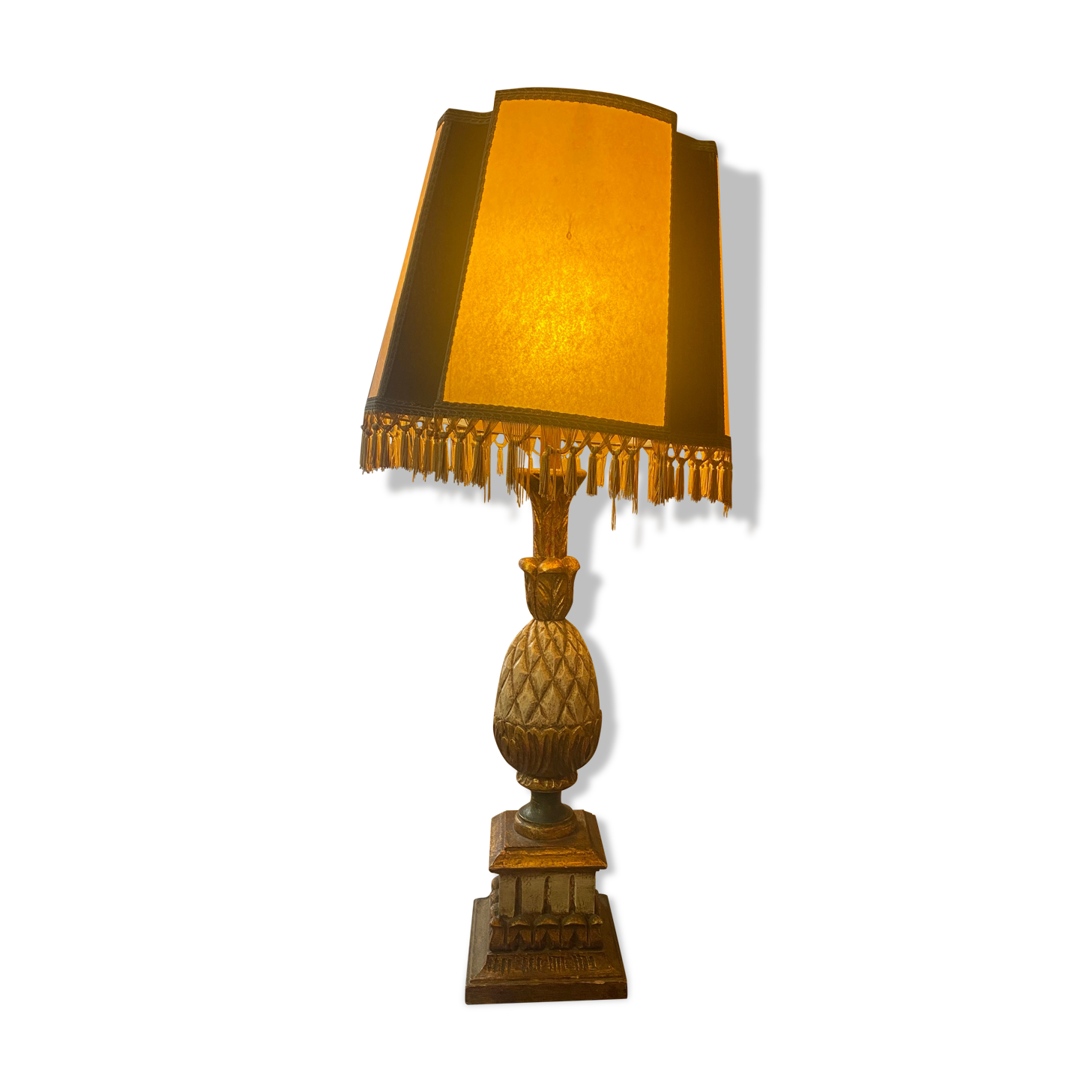 Pineapple lamp in gilded wood