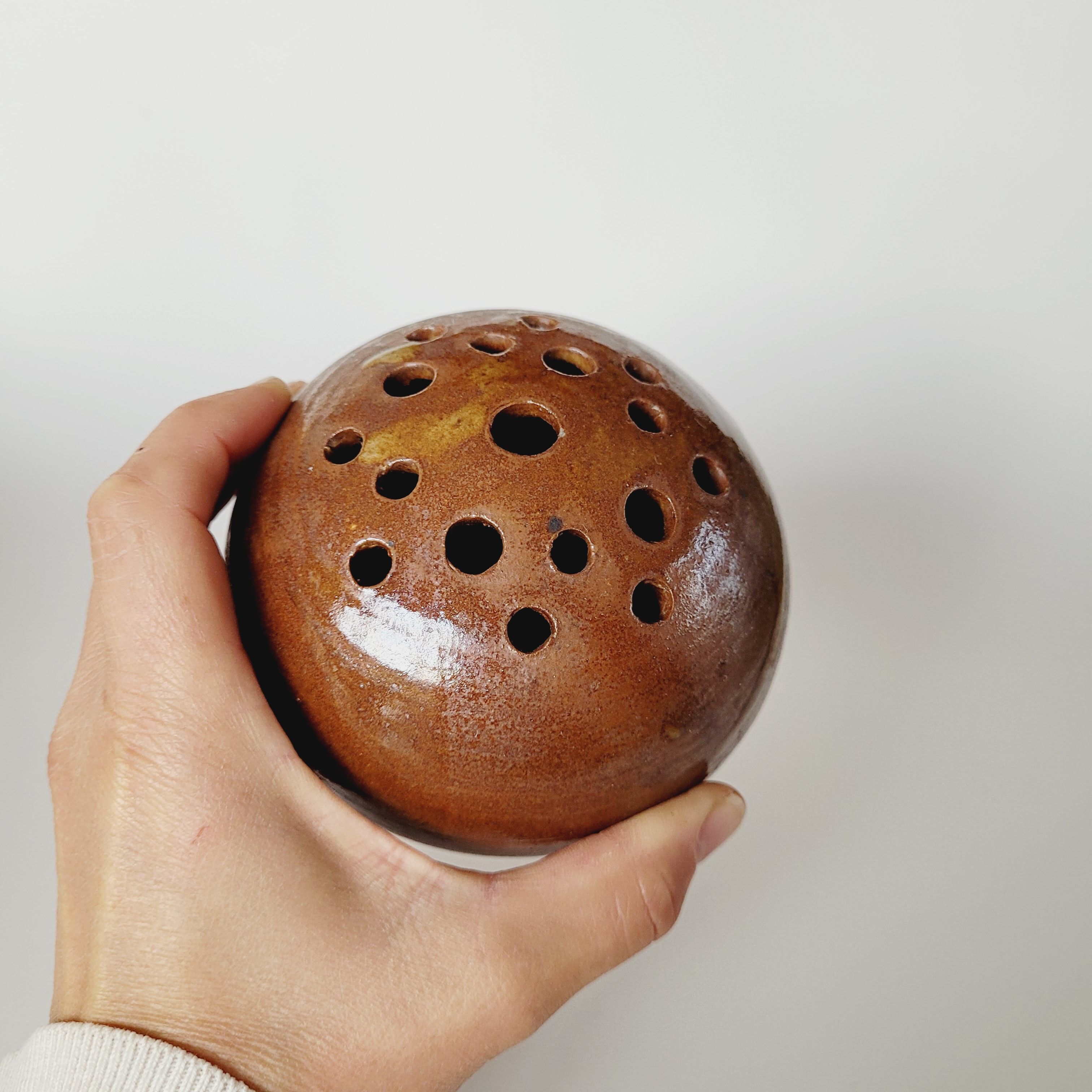 Sandstone flower holder