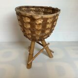 Cache pot tripod bamboo straw