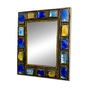 Miroir italien du milieu du siècle par Creaciones Gobesso, cristaux de Murano bleus et jaunes, vers les années 1960.