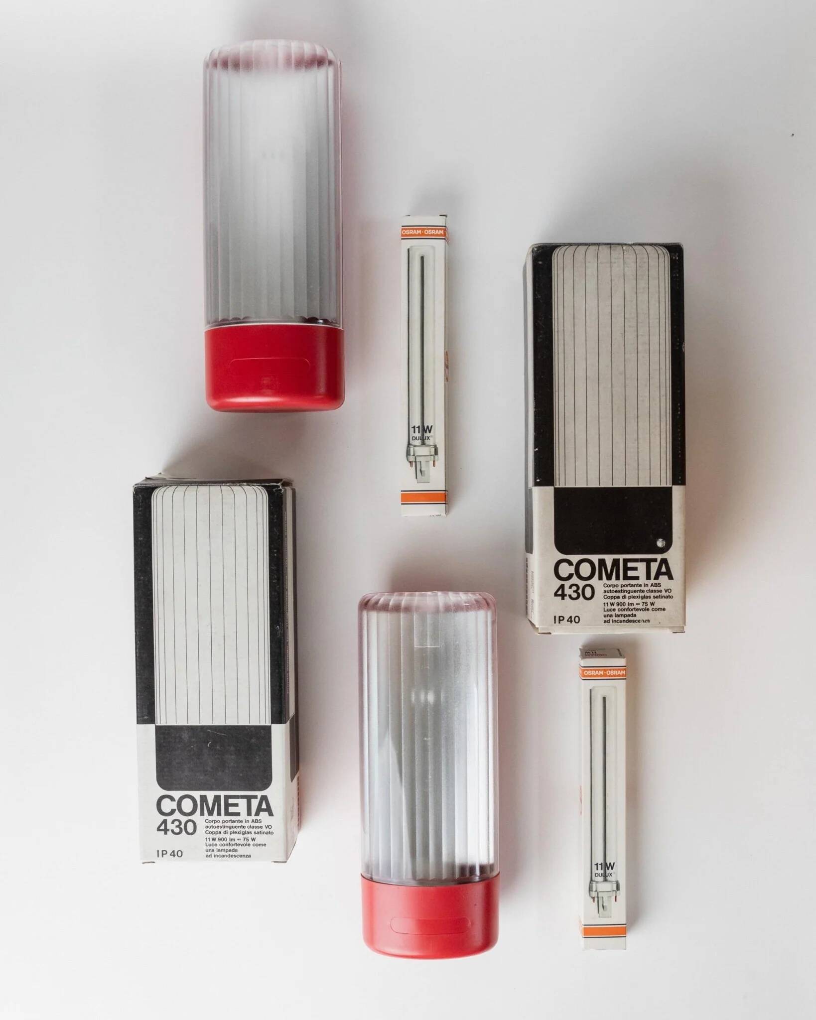 Set of 2 Vintage Wall Lamps Cometa 430 by Disano Italy, 1980s, Red Plastic with Translucent Diffuser Original Packaging