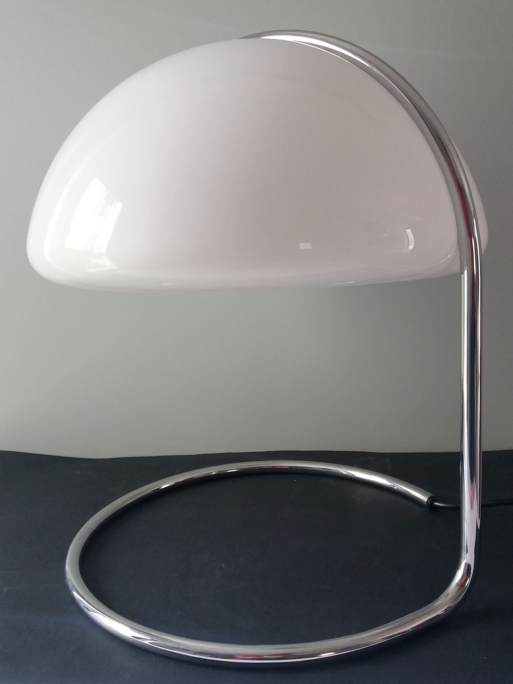 Lampe à poser Guzzini "Conchiglia" L. Massoni e L. Buttura