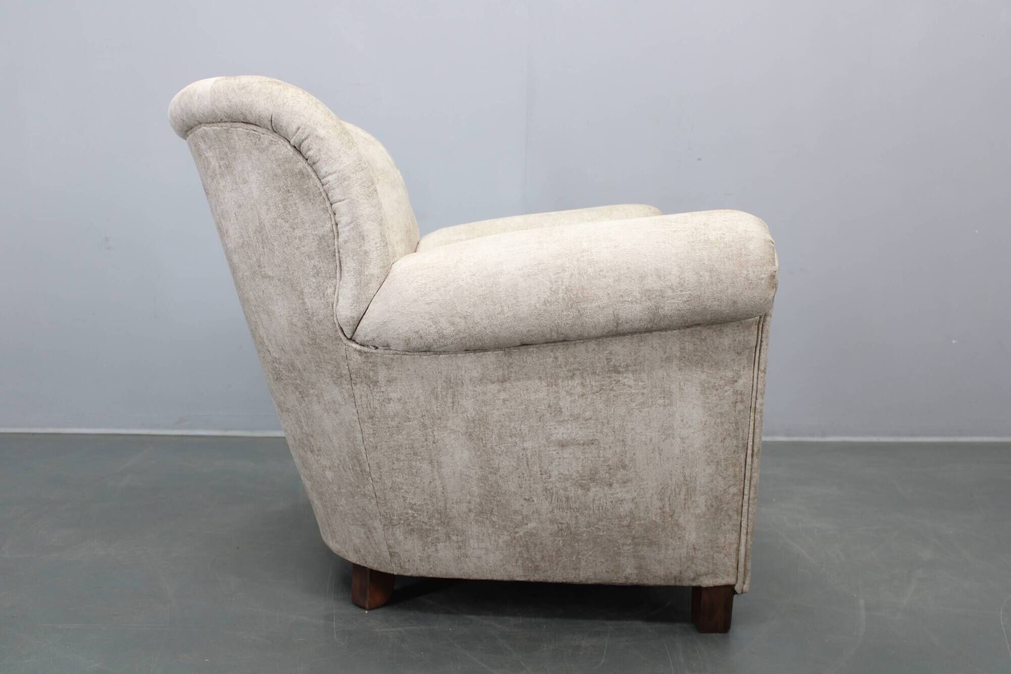 Pair of Art Deco club armchairs, Czechoslovakia, 1940s