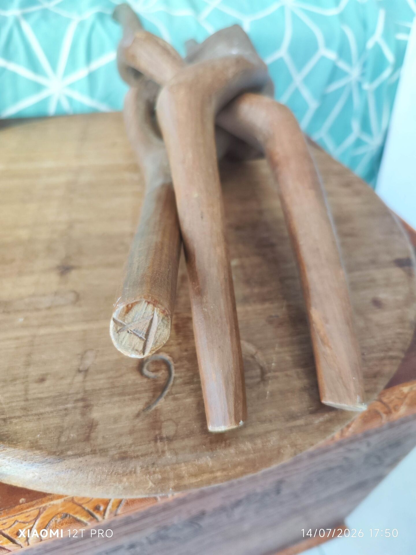 Vintage African gueridon – sculpted tripod base in solid wood