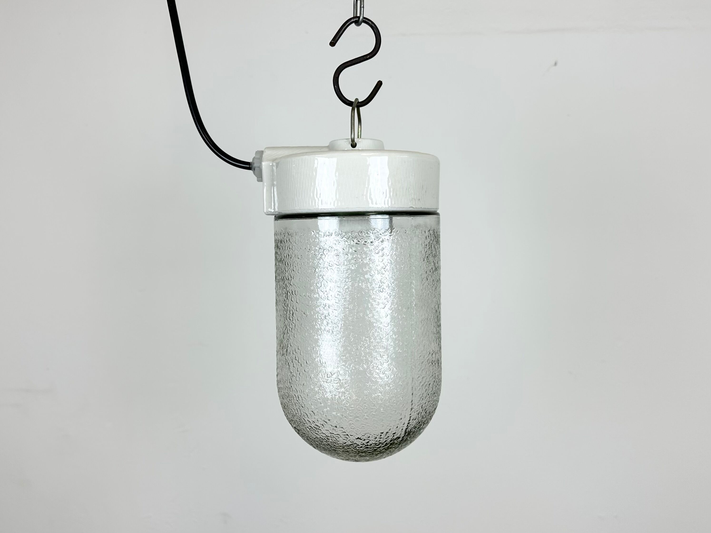 Suspension en porcelaine blanche vintage avec verre dépoli, années 1970
