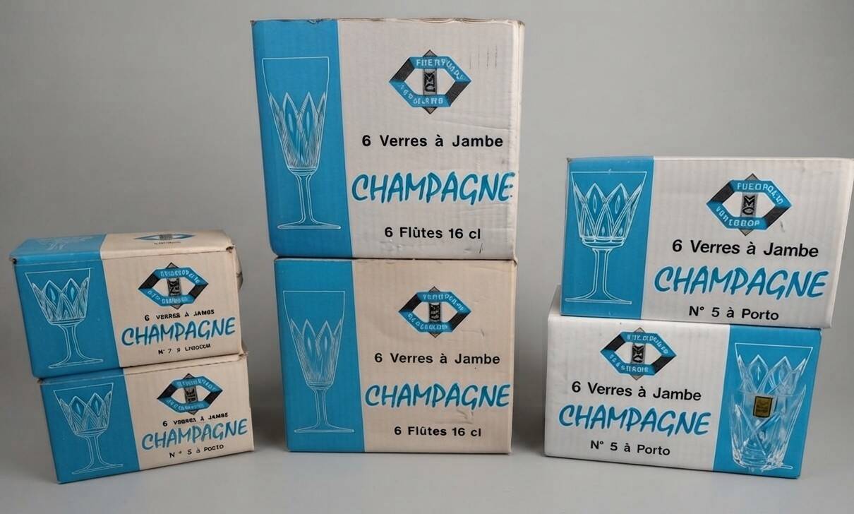 Service of 36 stemmed glasses complete, VMC Crystal, Reims, 1960s.