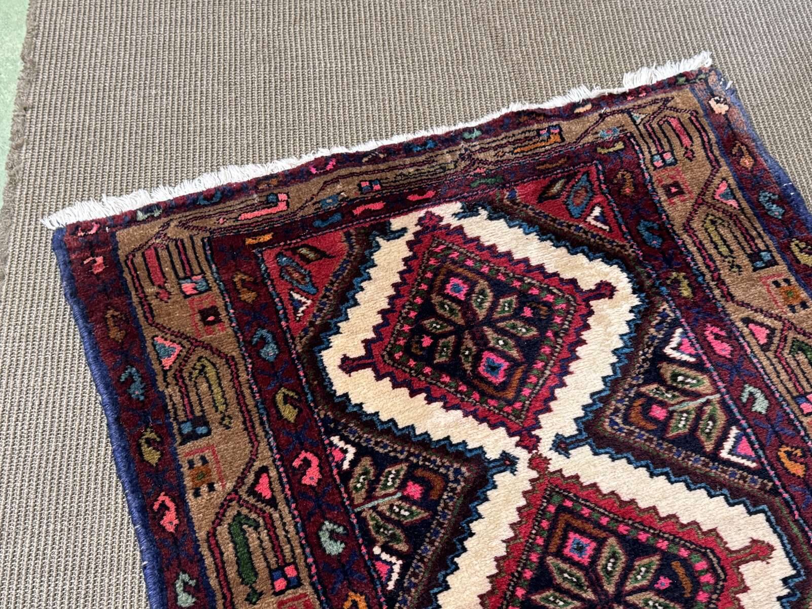 Tapis iranien en laine fait main