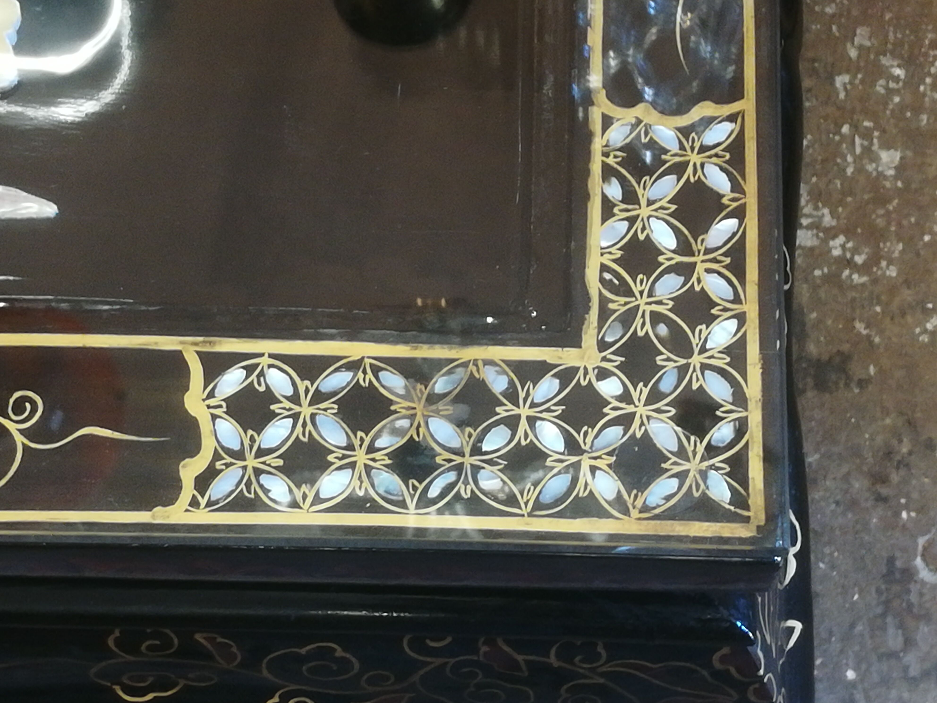 Adjustable Chinese coffee table