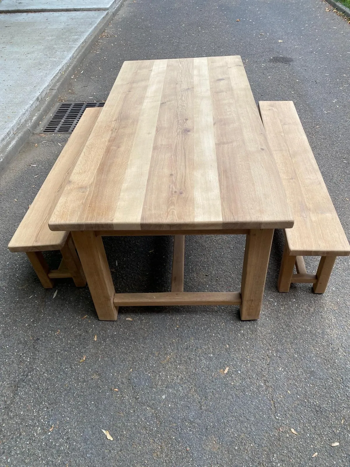 2 stripped farmhouse benches in solid oak, 1970, 175cm.