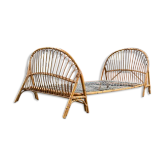 Rattan bed recycle bin