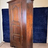old Ardèche bonnet maker in solid walnut, Louis XIV period, circa 1680