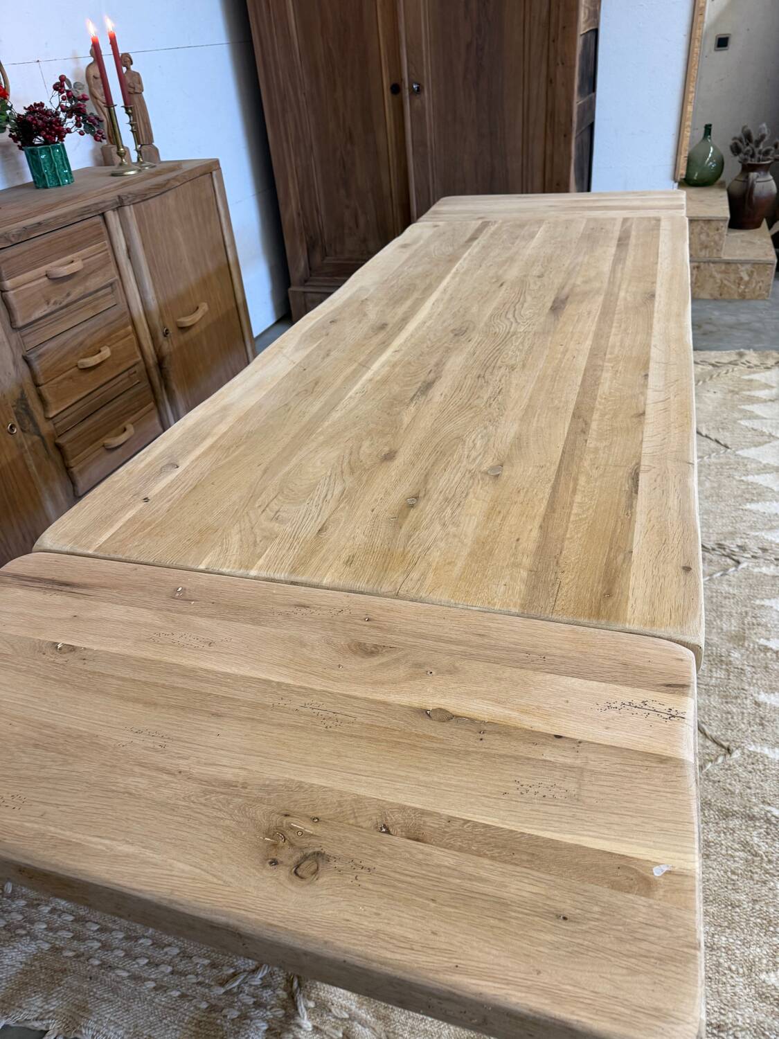 Farm table with extensions
