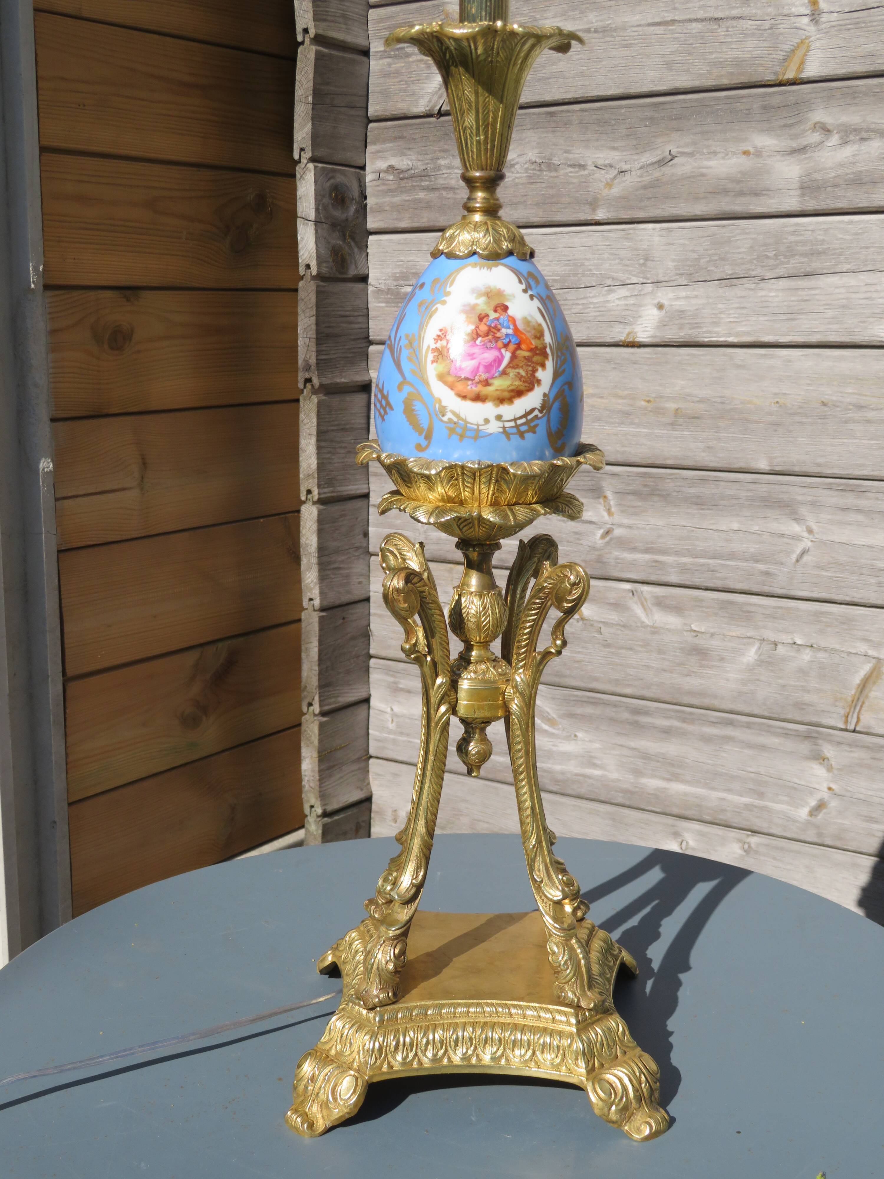 Bronze and blue porcelain floor lamp from the early 20th century.