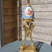 Lampadaire bronze et porcelaine bleue début XXème